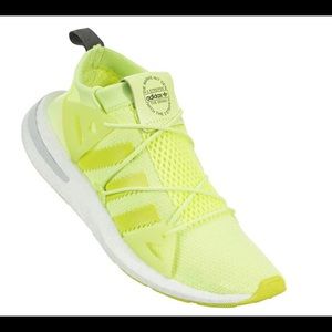Adidas Arkyn ‘Semi Solar Yellow’ sneaker slip on.